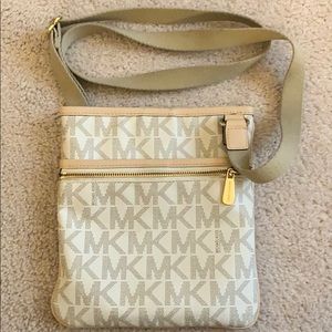 Micheal Kors crossbody
